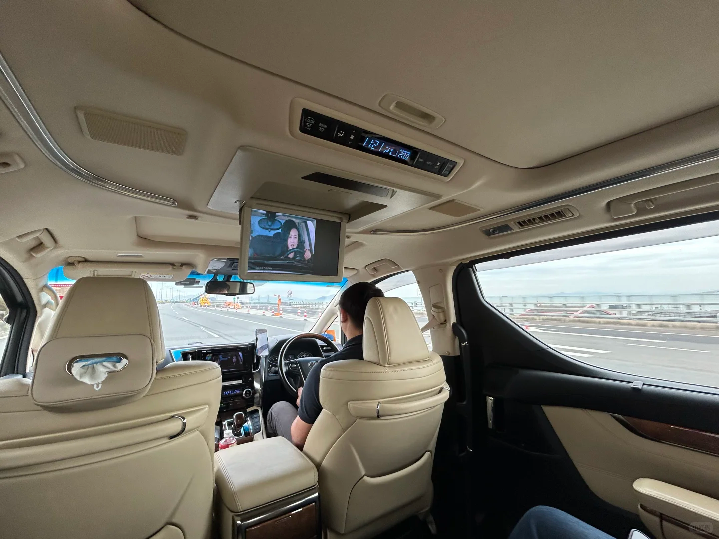 e57a2345-0501-491a-9eb8-9c3d1365435a